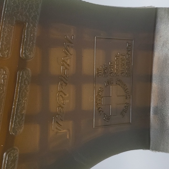 1256- Dr. Martens Chelsea Boots White Size 10 – Never Worn - Picture 9 of 11